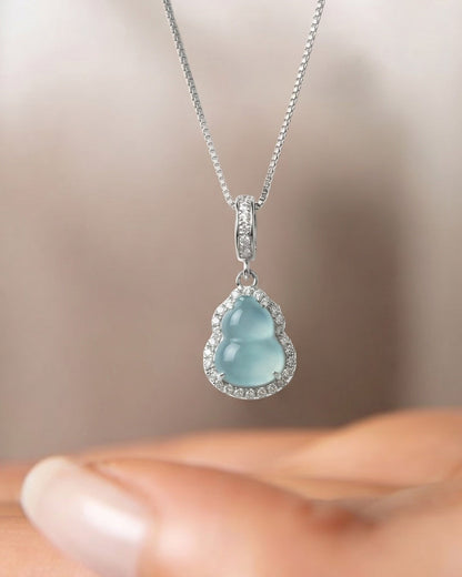 冰晴蓝葫芦翡翠｜Icy Breeze Gourd Jade Necklace
