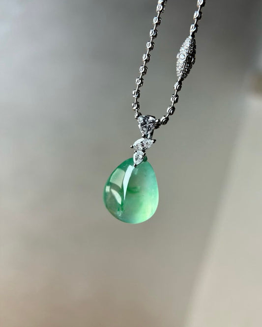 玻璃种木纳甜绿水滴翡翠吊坠｜Glass Muna Sweet Green Drop Burmese Jade