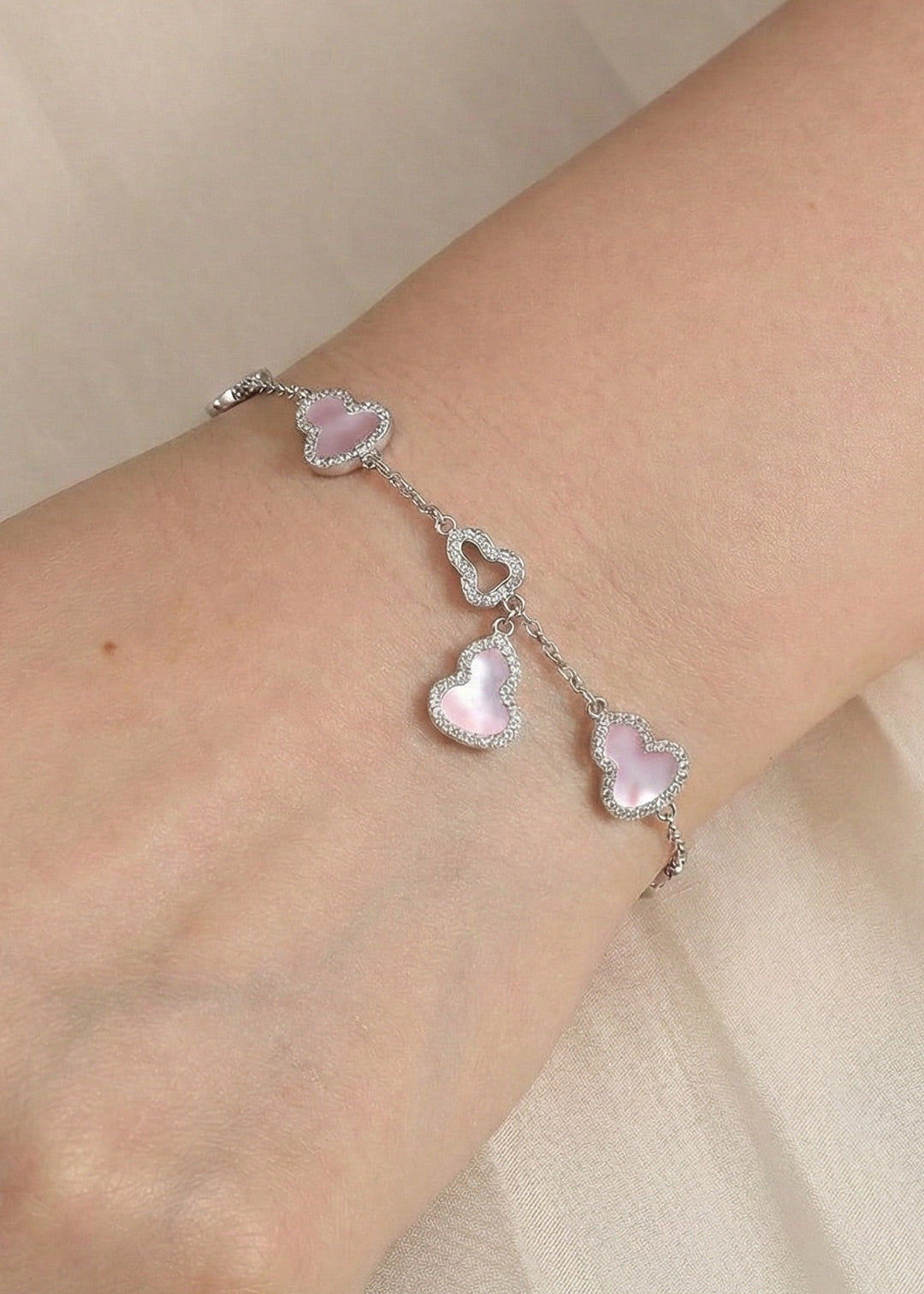 粉贝母葫芦手链 (Blush Pearl Gourd Bracelet)