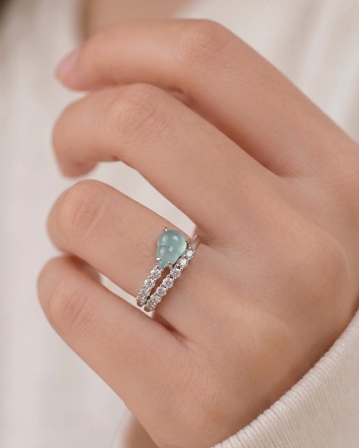 冰蓝如意双轨翡翠戒指｜Icy Blue Ruyi Duet Jade Ring