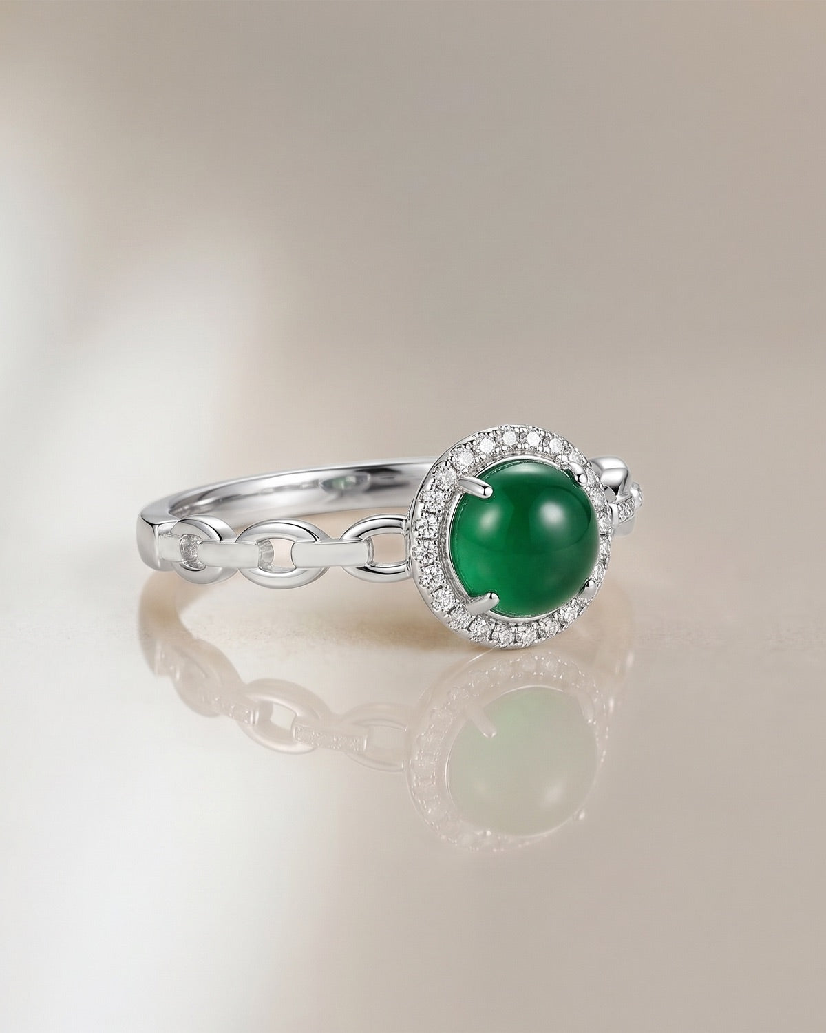 冰翠绿翡翠戒指 ｜Verdant Halo Jade Ring