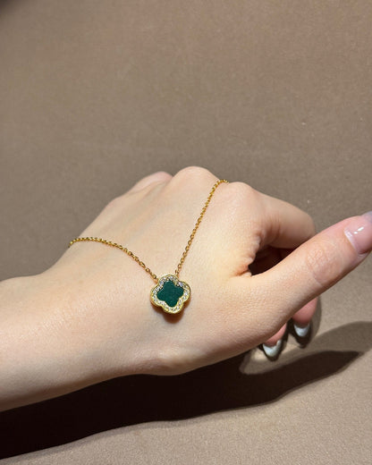 双面翡翠绿叶草项链 (Double-Sided Green Nacre Clover Necklace)