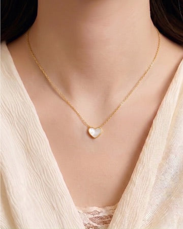 Ivory Heart Nacre Necklace - Gold
