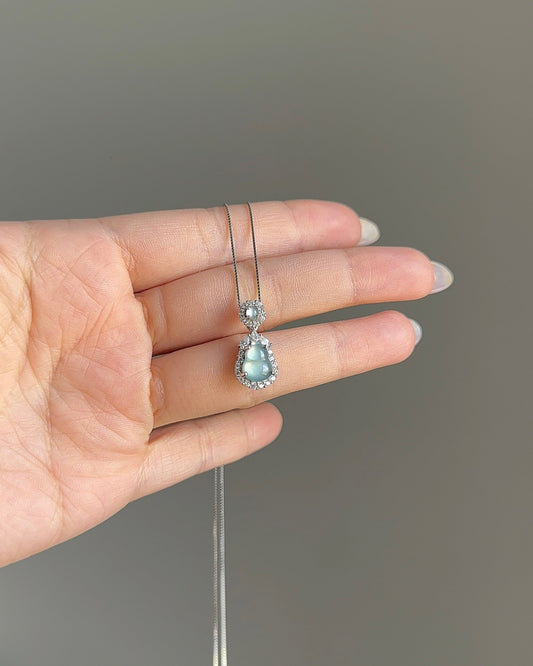 冰蓝透底葫芦翡翠项链 (Icy Blue Clarity Gourd Necklace)