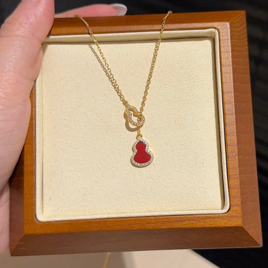 红贝母葫芦项链 (Crimson Agate Gourd Necklace)