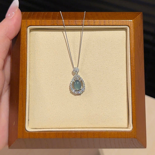 湖蓝水滴翡翠项链 (Lake Blue Dewdrop Necklace)