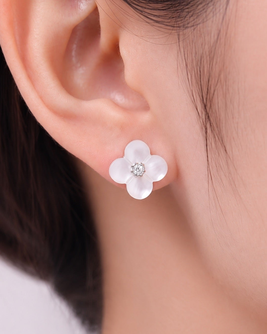 Bloom Stud Earrings – Ivory