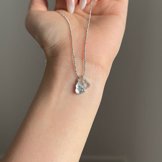 白冰双葫芦翡翠项链 (White Ice Jade Double Gourd Necklace)