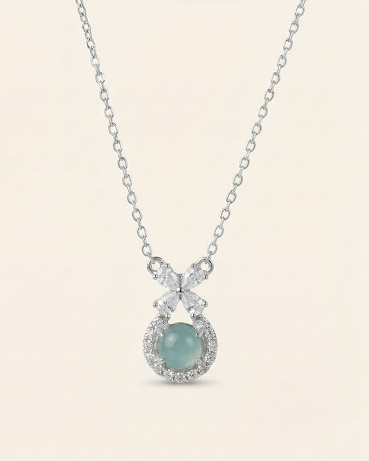 蝴蝶扣冰蓝翡翠｜Butterfly Embrace Icy Blue Jade Necklace