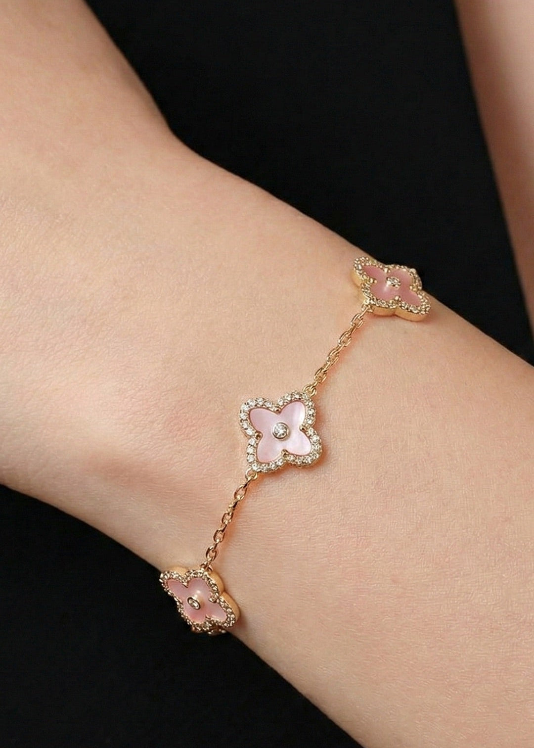 粉贝母四叶草手链 (Pink Pearl Clover of Luck Bracelet)