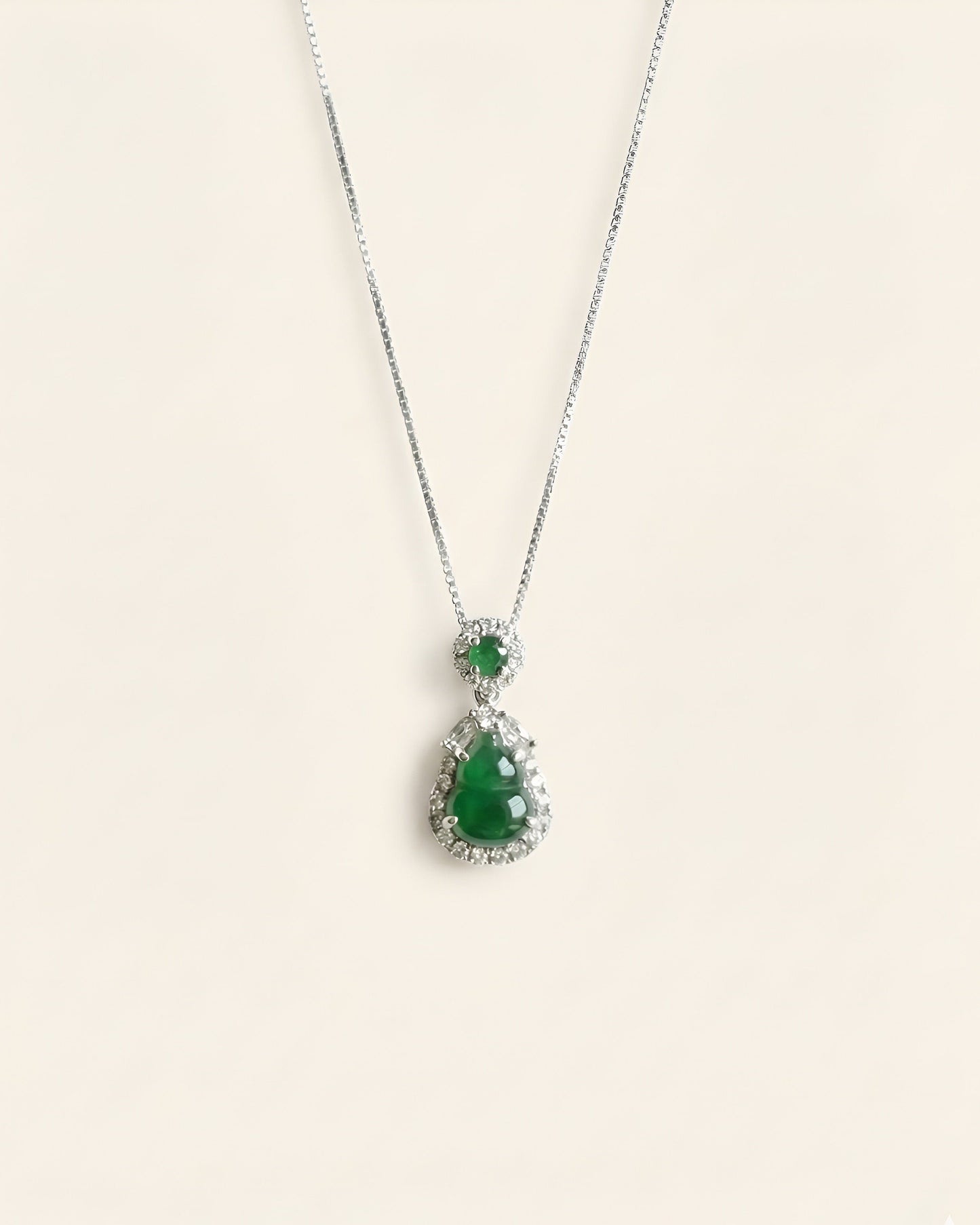 冰阳绿透葫芦翡翠｜Icy Green Jade Gourd Necklace