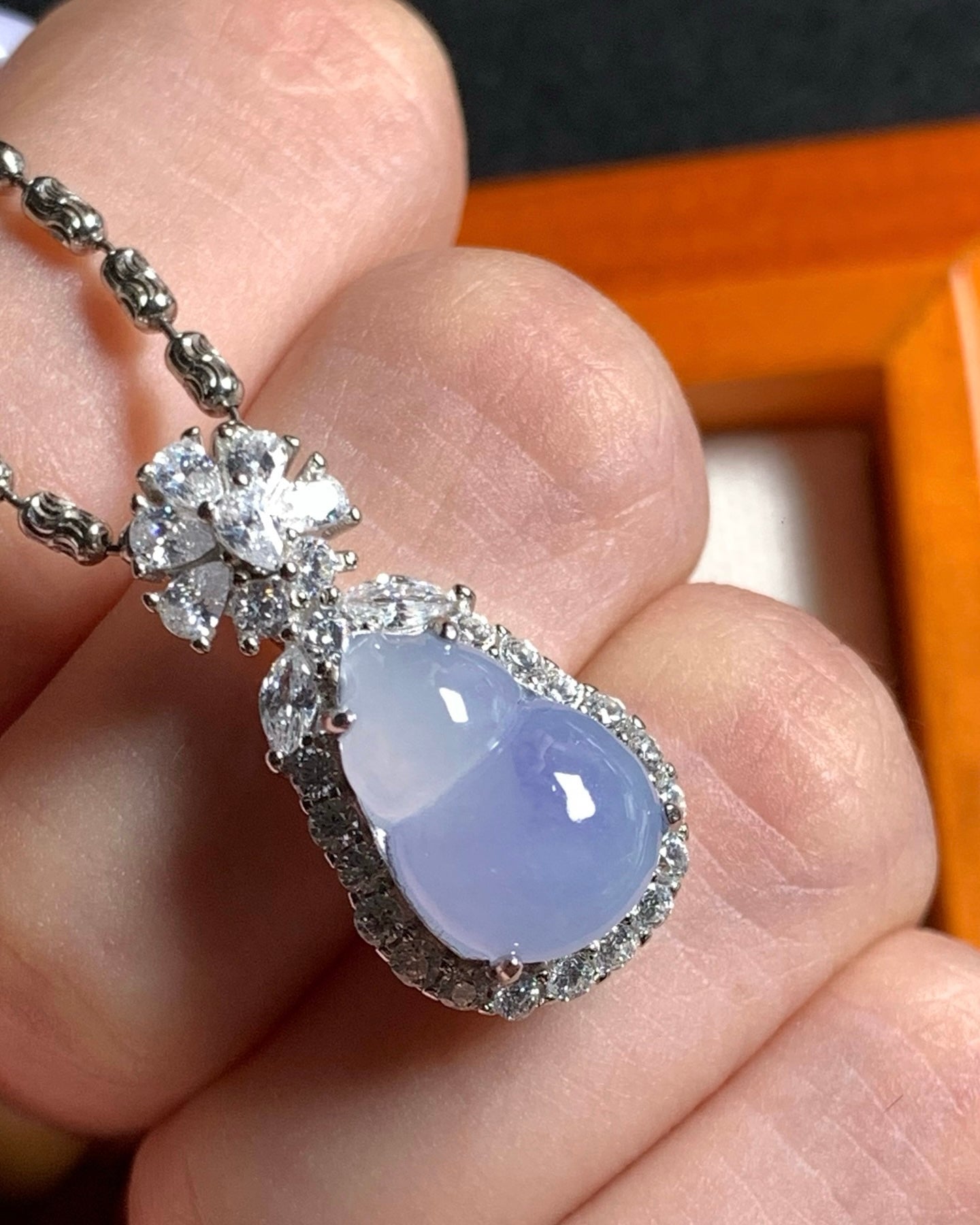 冰紫葫芦翡翠吊坠｜Icy Lavender Gourd Burmese Jade