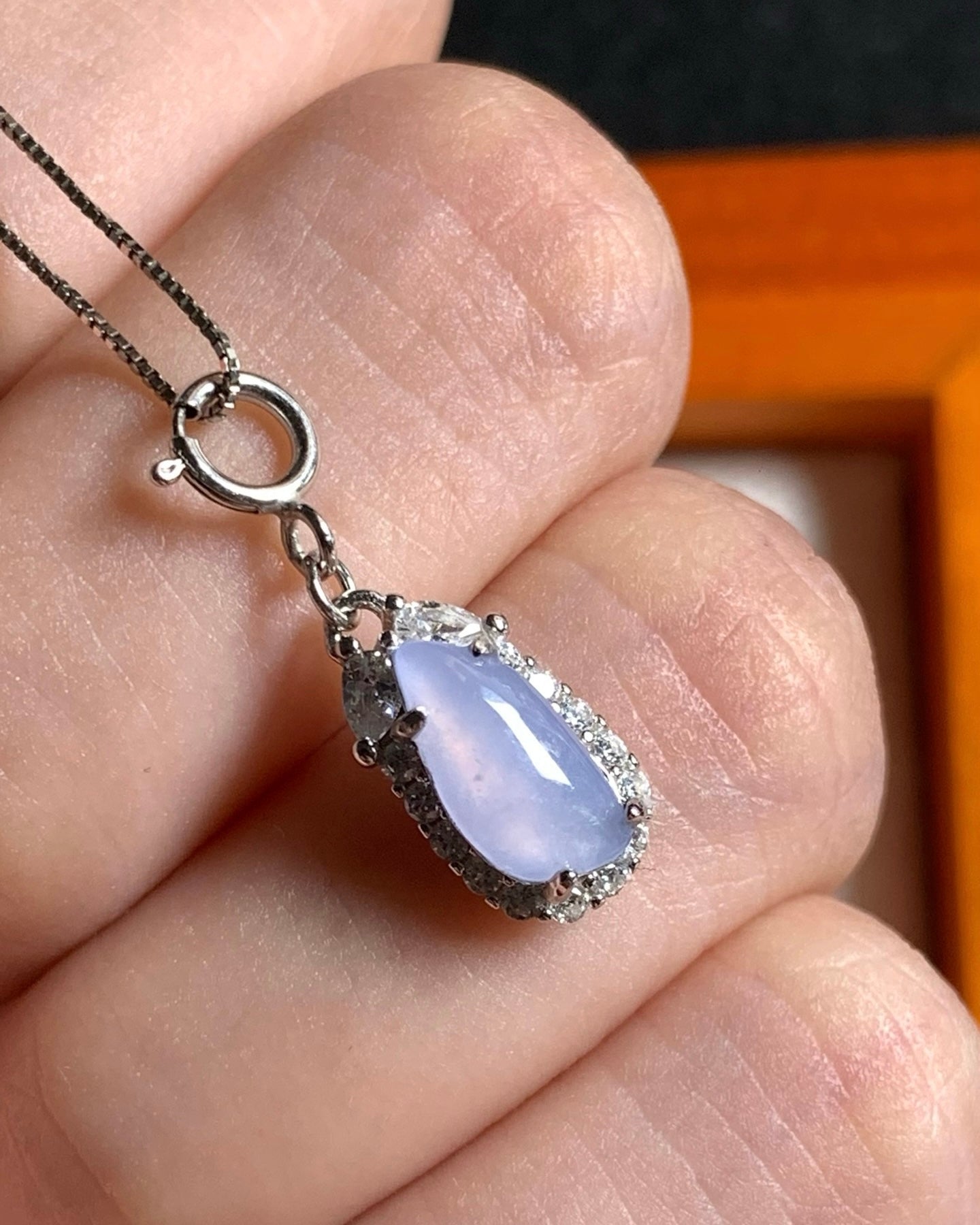 冰紫随形万能扣翡翠吊坠｜Icy Lavender Freeform Burmese Jade