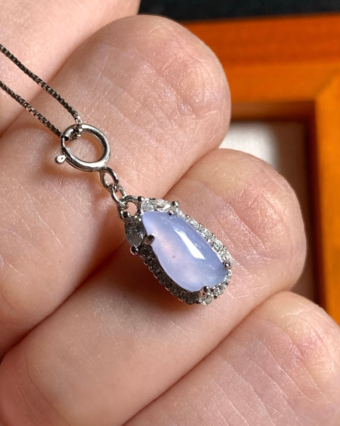 冰紫随形万能扣翡翠吊坠｜Icy Lavender Freeform Burmese Jade