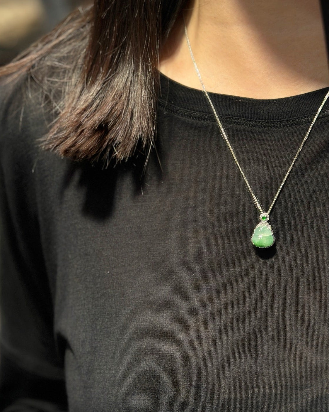 冰晴飘翠葫芦翡翠吊坠｜Icy Floating Green Gourd Burmese Jade
