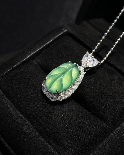 晴光玉叶翡翠吊坠｜Icy Green Leaf Burmese Jade