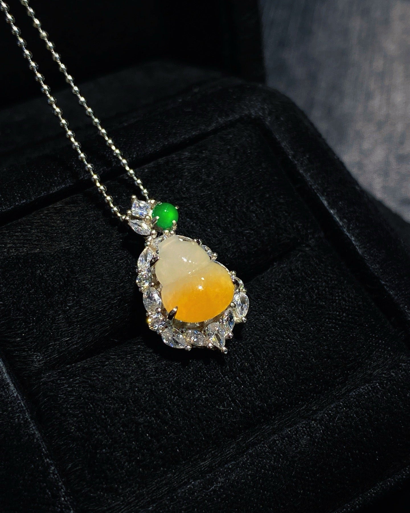 冰飘黄葫芦翡翠吊坠｜Icy Yellow Floating Gourd Burmese Jade