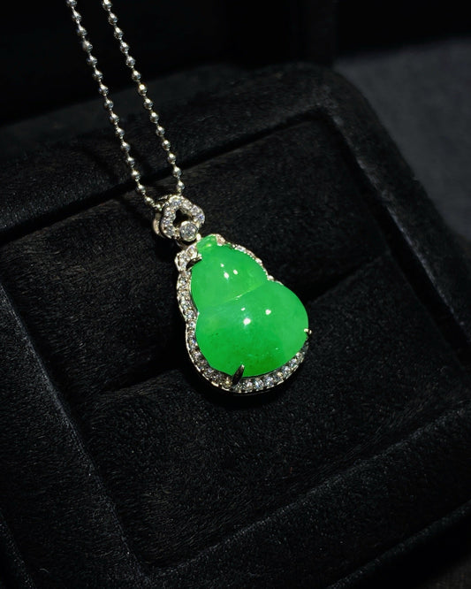 冰阳绿葫芦翡翠吊坠｜Imperial Green Gourd Burmese Jade