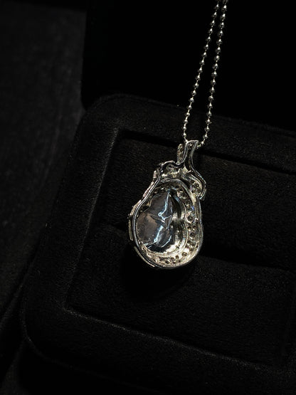 冰飘花葫芦翡翠吊坠｜Icy Floating Green Gourd Burmese Jade
