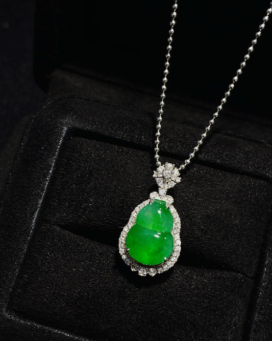 正阳冰绿葫芦翡翠吊坠｜Imperial Jade Gourd Burmese Jade
