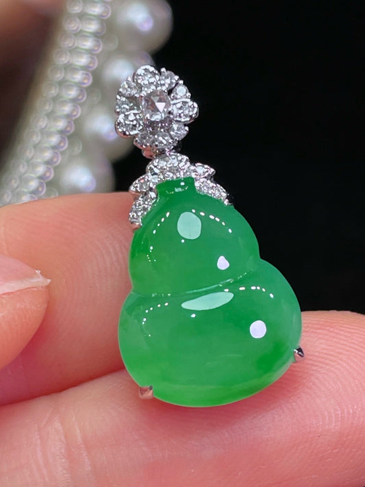 浓阳翠葫芦翡翠吊坠｜Vivid Imperial Green Gourd Burmese Jade