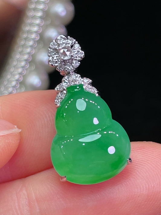 浓阳翠葫芦翡翠吊坠｜Vivid Imperial Green Gourd Burmese Jade