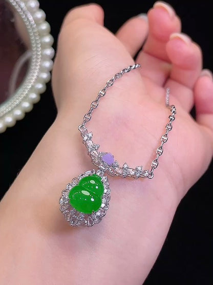 冰胶浓阳绿葫芦翡翠锁骨链｜Icy Translucent Rich Apple Green Gourd Burmese Jade Necklace