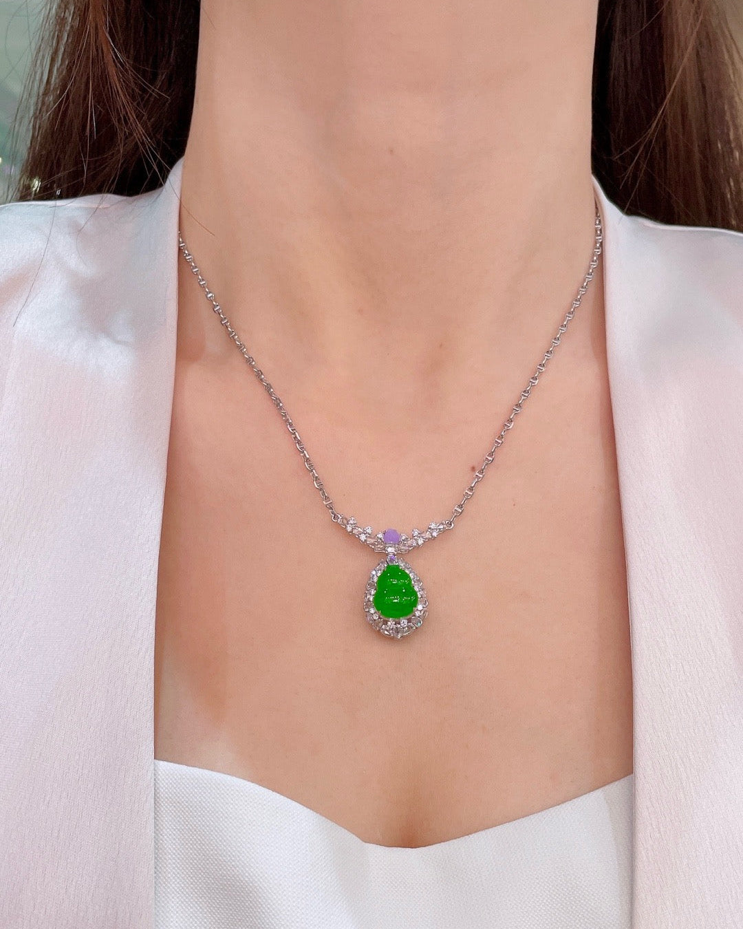 冰胶浓阳绿葫芦翡翠锁骨链｜Icy Translucent Rich Apple Green Gourd Burmese Jade Necklace