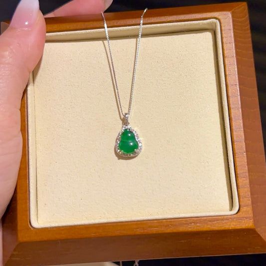 明艳冰阳绿葫芦「高货」Vivid Green Fortune Gourd Necklace [Premium Grade]