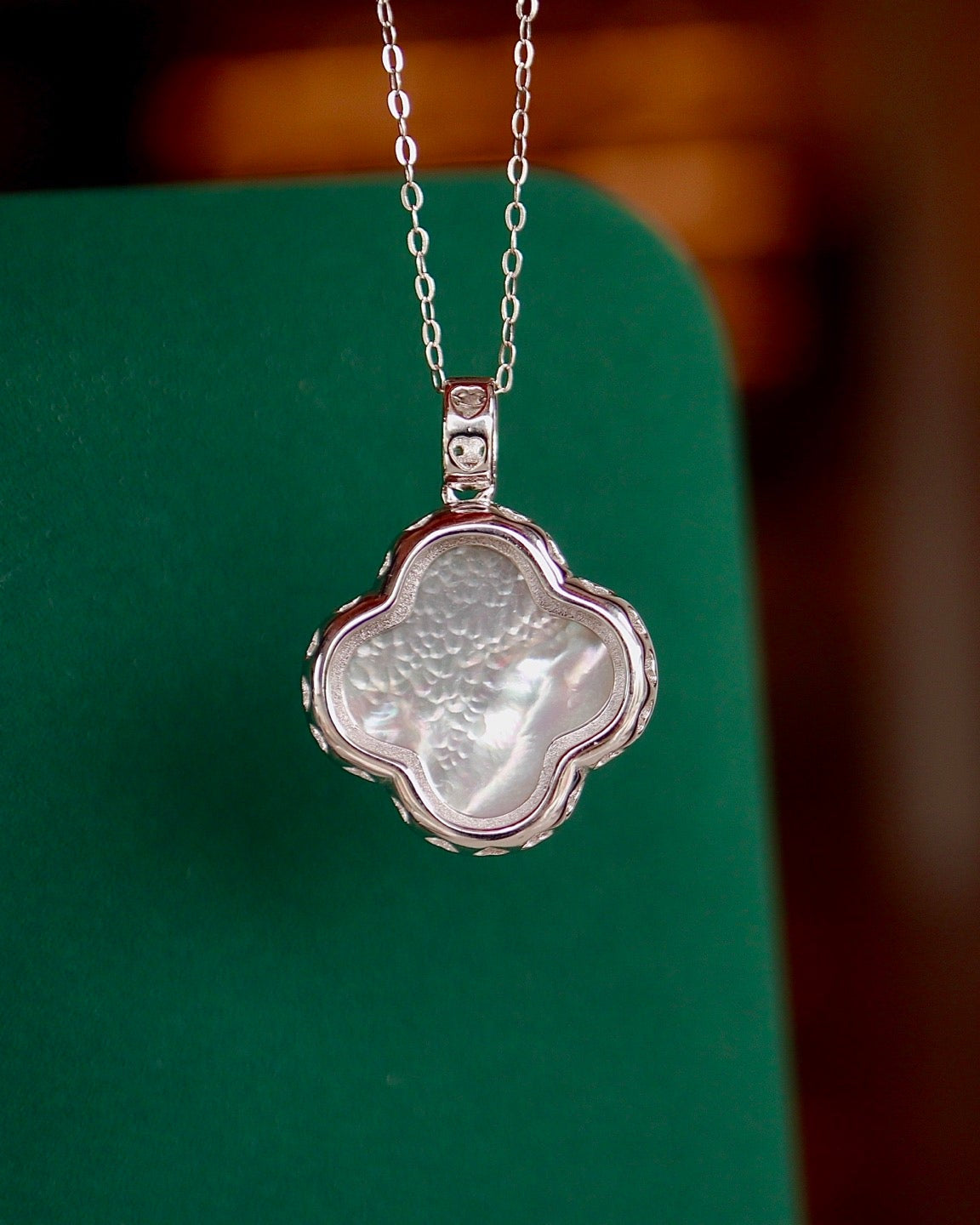 缅甸翡翠四叶草双面项链 (Burmese Jade ,Nacre Clover Necklace)