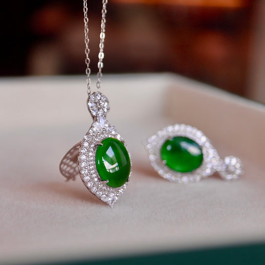 辣绿龙石翡翠鸽子蛋项链 (Hot Green Dragon Jade Egg Necklace)