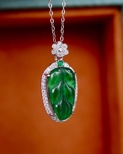 满绿翡翠叶子项链 (Full Green Jade Leaf Necklace)