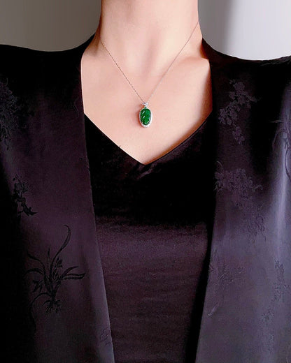 满绿翡翠叶子项链 (Full Green Jade Leaf Necklace)