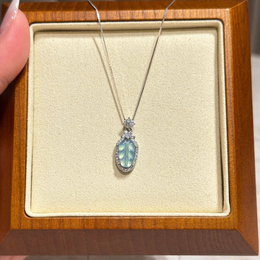 冰蓝玉叶翡翠项链 (Icy Blue Leaf of Grace Necklace)