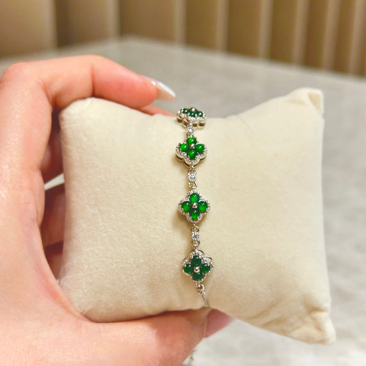 阳绿四叶草翡翠手链 (Sunny Green Clover of Luck Bracelet)