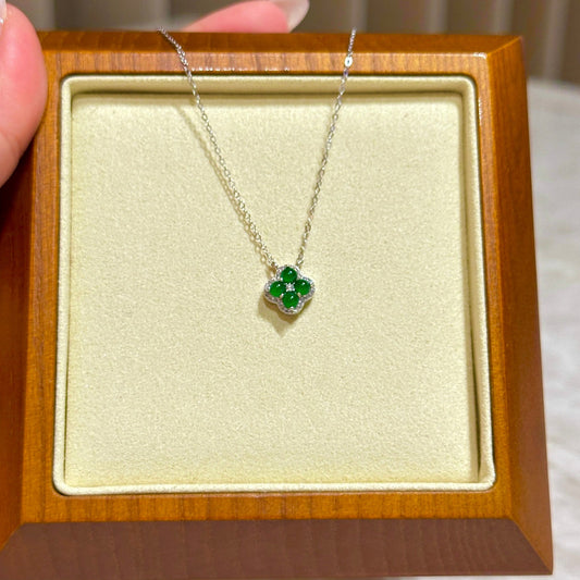 阳绿四叶草翡翠项链 (Sunny Green Clover of Luck Necklace )