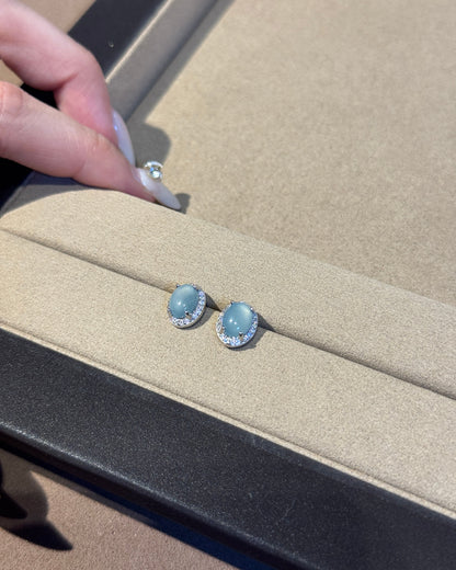 冰蓝蛋面翡翠耳钉 (Ice Blue Jade Cabochon Earrings)