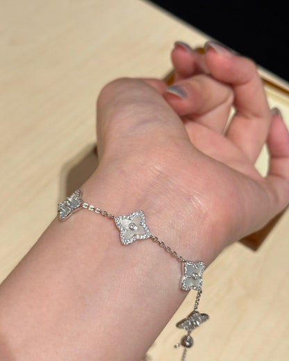 白贝母四叶草手链 (Ivory Pearl Clover of Luck Bracelet)