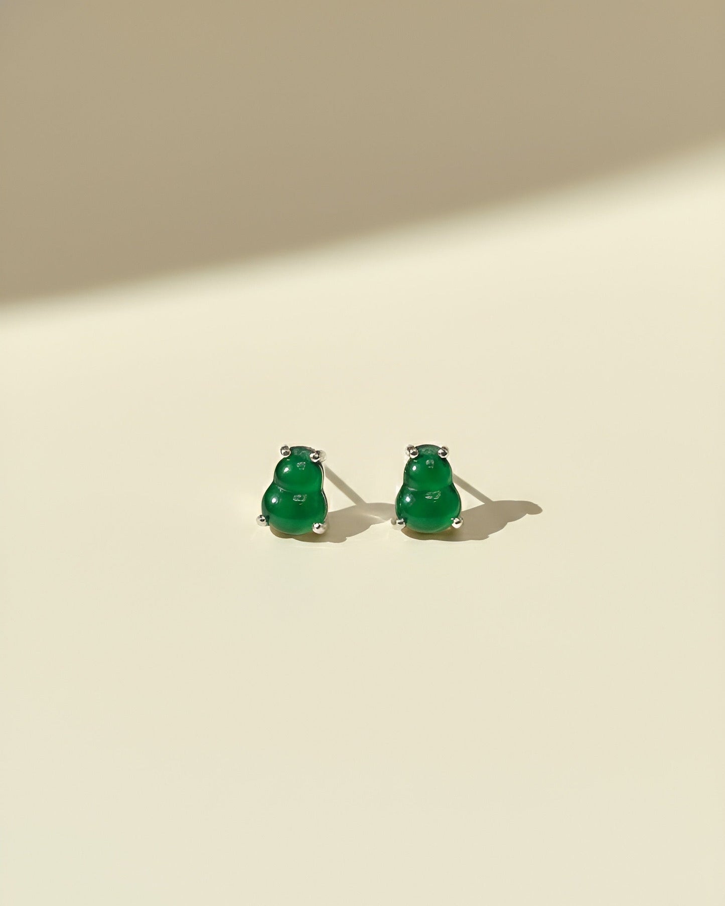 冰绿葫芦翡翠耳钉｜Icy Jade Gourd Earring