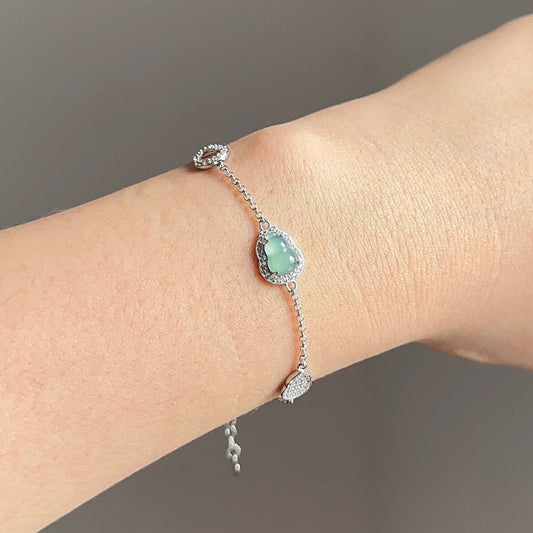 冰蓝葫芦翡翠手链 (Icy Blue Serenity Gourd Bracelet)