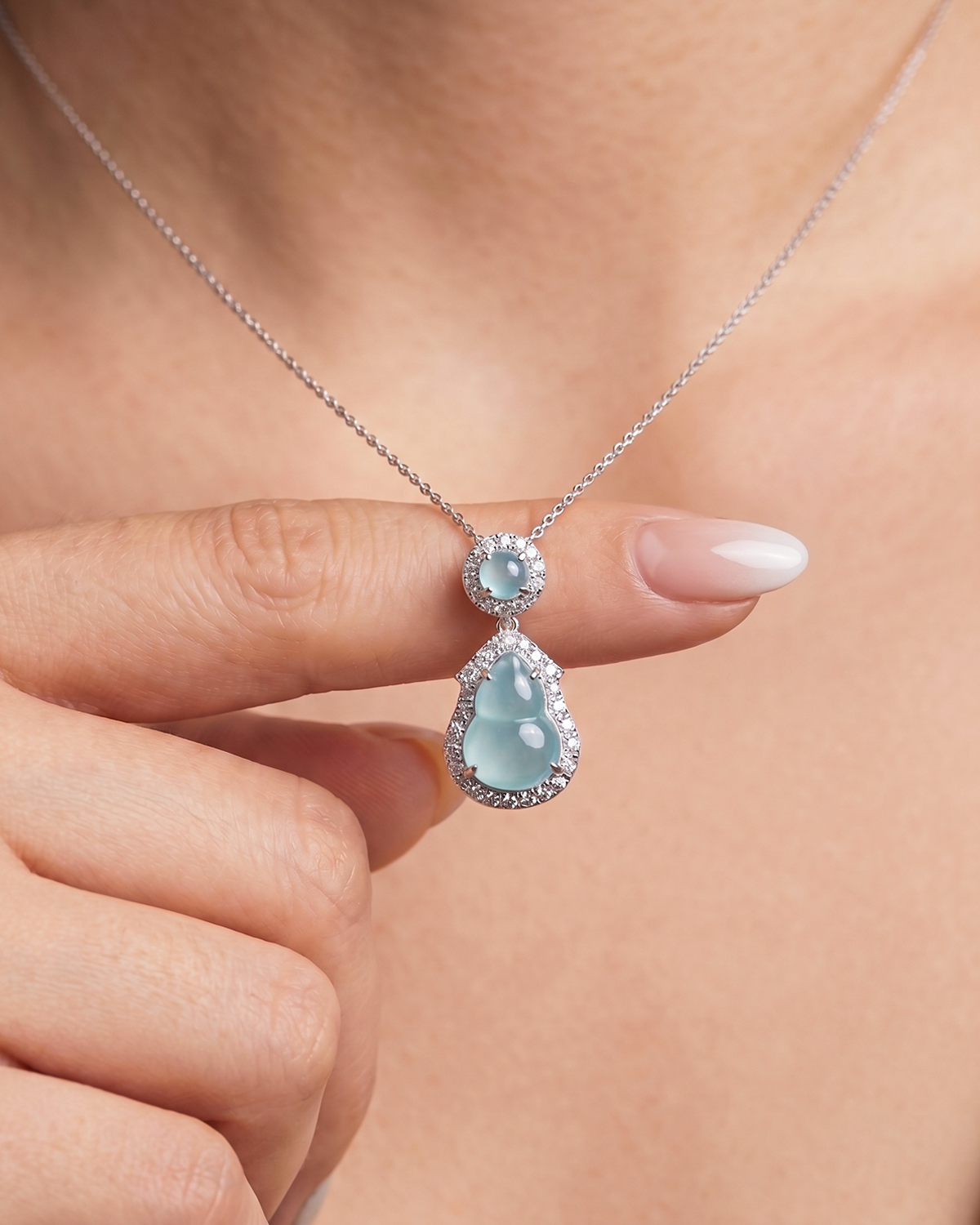 冰蓝透葫芦翡翠 ｜Icy Blue Clarity Jade Gourd Necklace