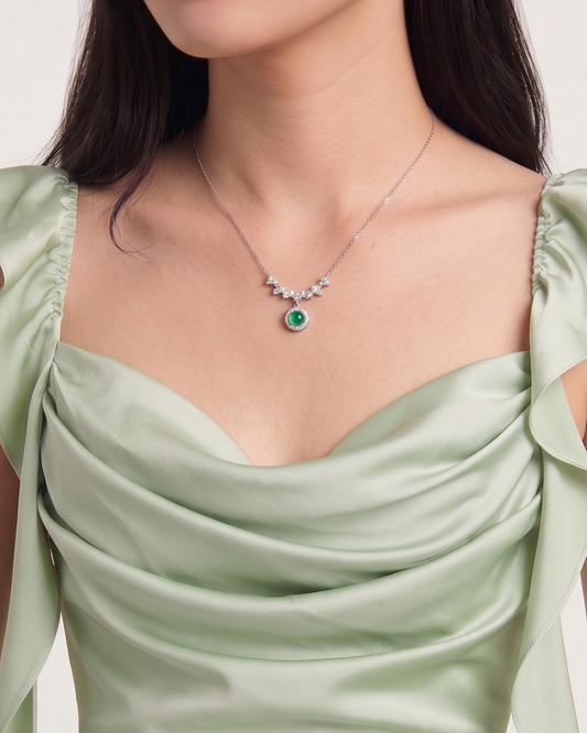 辣绿星河蛋面翡翠项链｜Vivid Green Celestial Jade Necklace