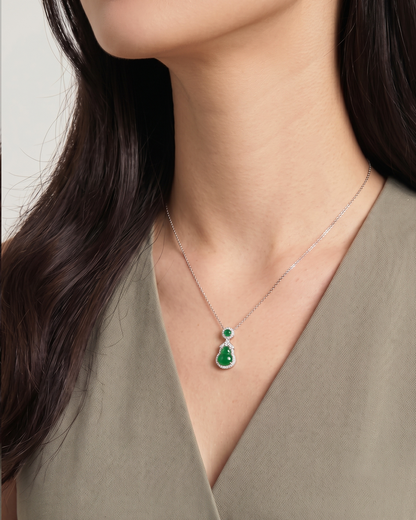 冰阳绿透葫芦翡翠｜Icy Green Jade Gourd Necklace