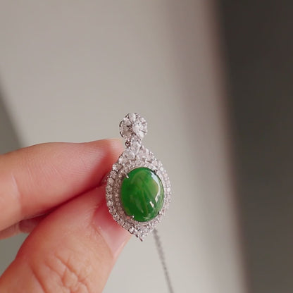 辣绿龙石翡翠鸽子蛋项链 (Hot Green Dragon Jade Egg Necklace)