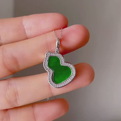 缅甸翡翠葫芦双面项链 (Burmese Jade, Nacre Gourd Necklace)