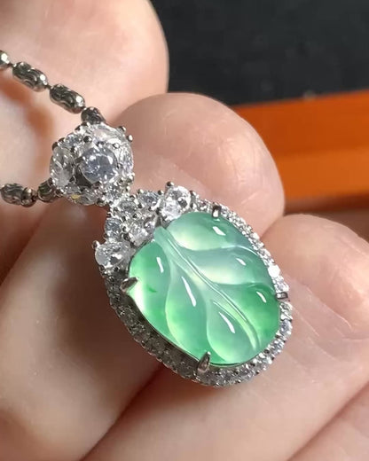 冰飘金丝绿叶子[缅甸翡翠吊坠]｜Icy Golden Green Leaf Burmese Jade Necklace