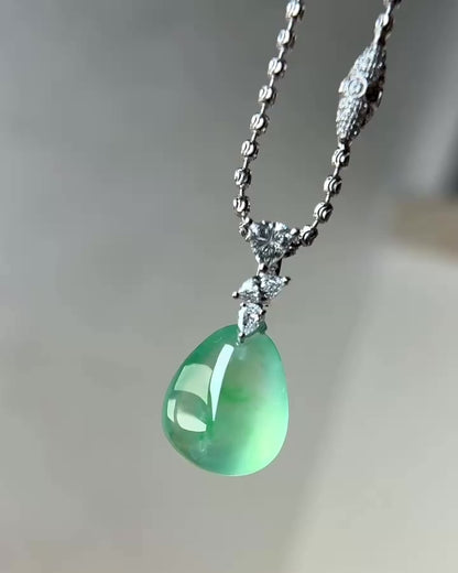 玻璃种木纳甜绿水滴翡翠吊坠｜Glass Muna Sweet Green Drop Burmese Jade