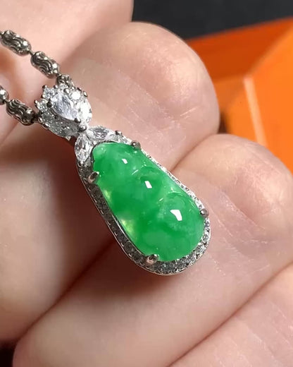 阳绿福豆[缅甸翡翠吊坠]｜Imperial Green Bean Burmese Jade Necklace